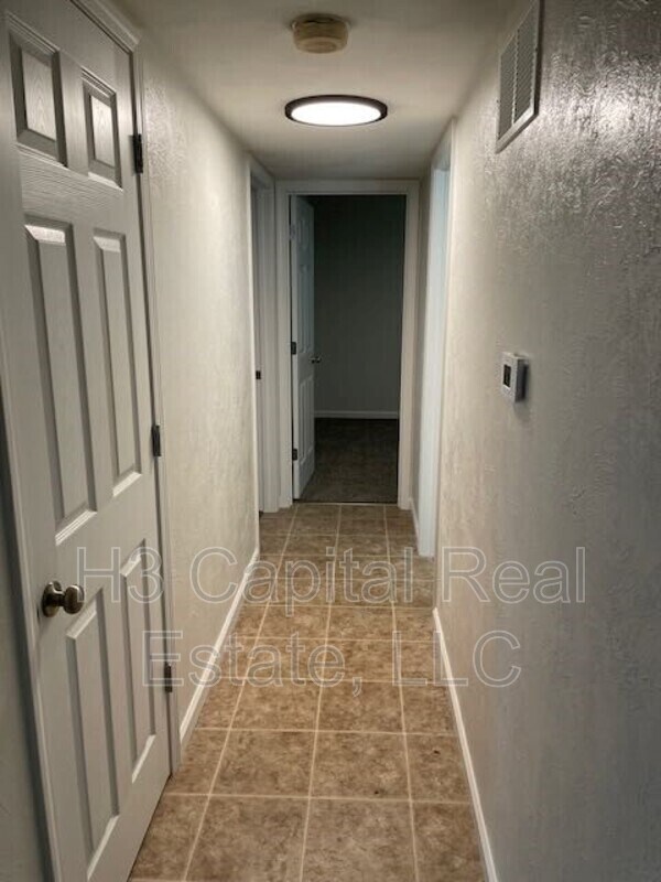 Building Photo - 130 Brookview Dr