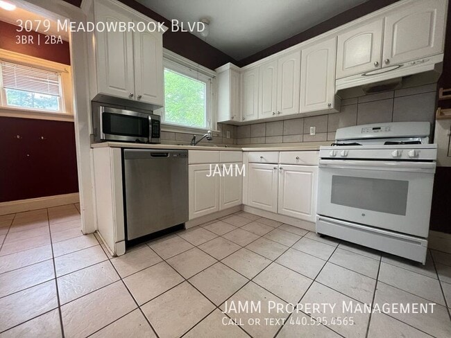Building Photo - 3079 Meadowbrook Blvd