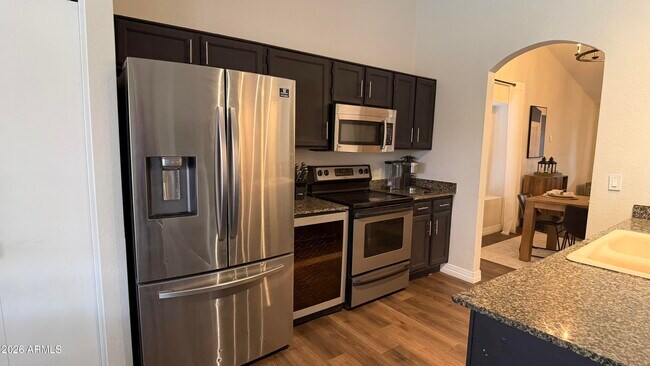 Building Photo - 15201 N 61st Ave