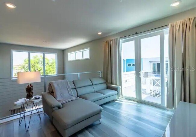 Building Photo - 7740 Sandy Ridge Dr