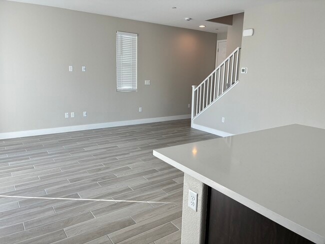 Building Photo - 6575 Dove Pt Pl