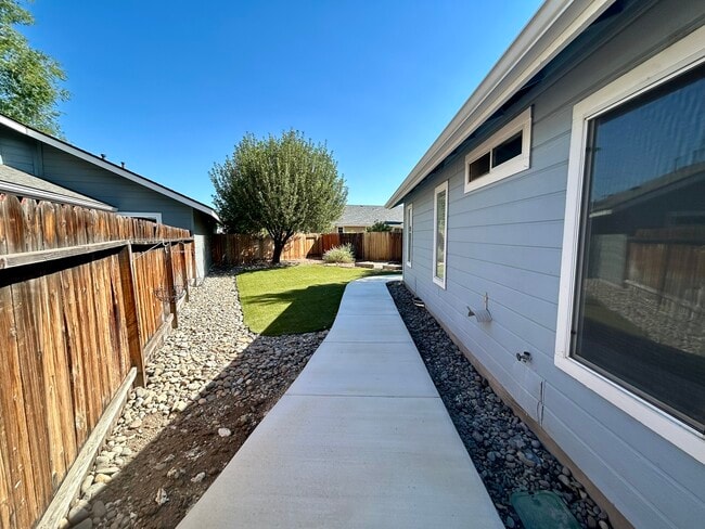 Building Photo - 1779 Birch Ct