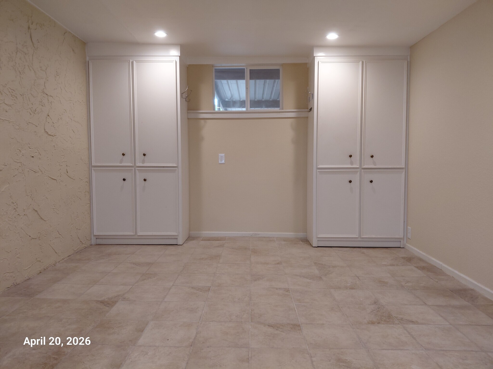 Building Photo - 2331 Siesta Ln
