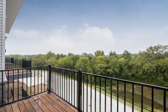 Building Photo - Spacious 2 Bedroom/2Bath, end unit on first floor, available Early July 2026