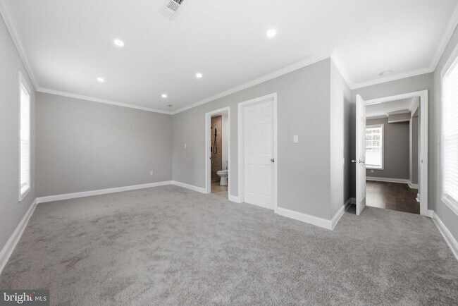 Building Photo - 3524 Meadowside Ave