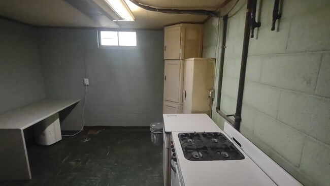 Building Photo - 3266 Ravenwood Ave