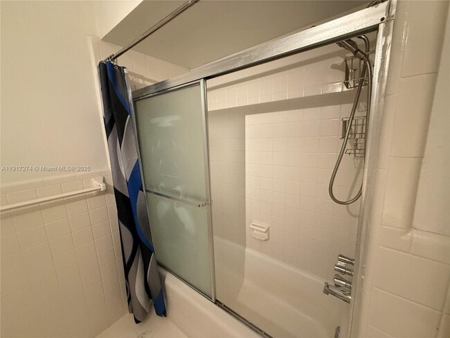 Building Photo - 1104 N 17th Ct