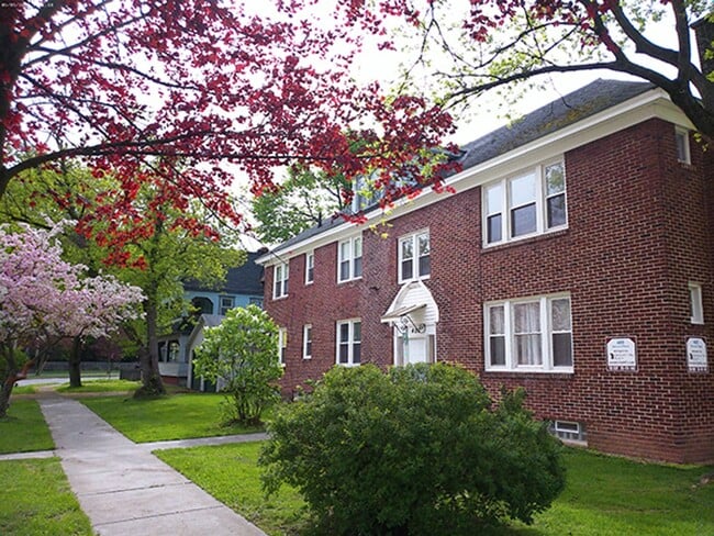 Primary Photo - Available 08/01/2026 Newly Renovated Spaci...