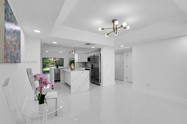 Building Photo - 3843 Alcantara Ave