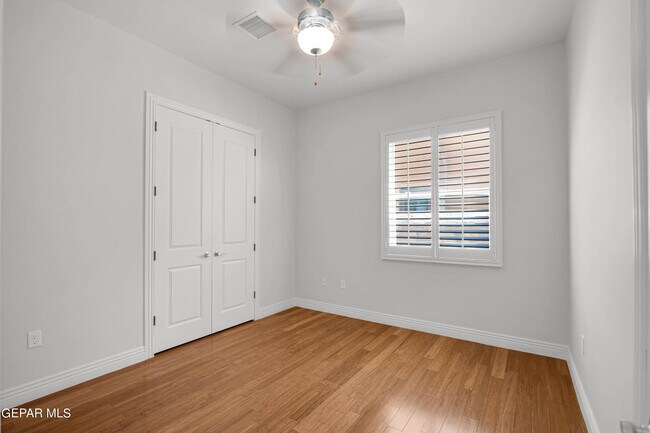 Building Photo - 2205 Hacienda Rey Dr
