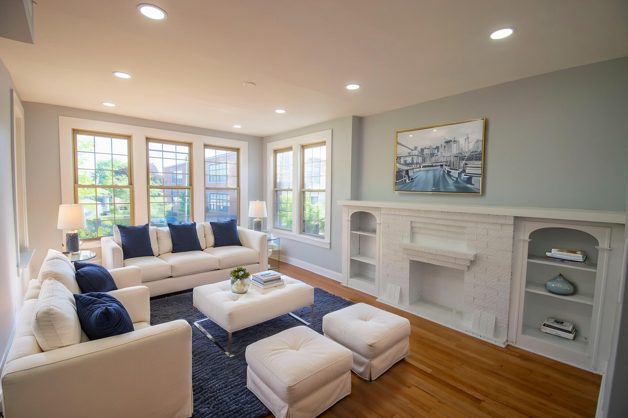 Picture Virtually staged to show the possibilities - 4921 W Addison St