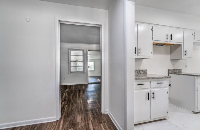 Building Photo - Bright, Comfortable 3BR/2BA Home in East Memphis — 1,400 Sq Ft!