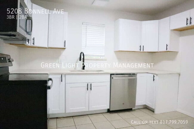 Building Photo - 5208 Bonnell Ave