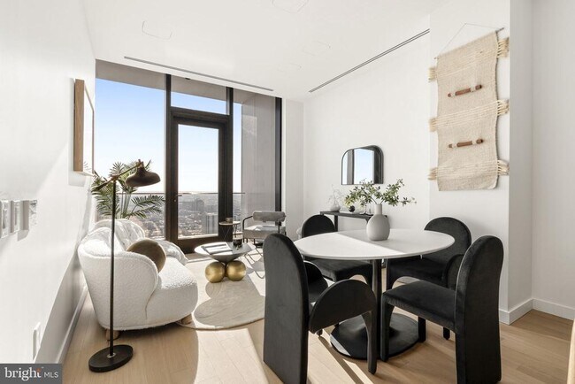 Building Photo - 210 S 12th St