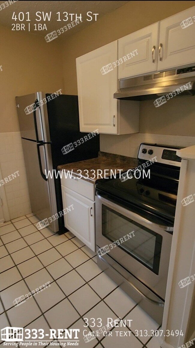 Building Photo - 401 SW 13th St