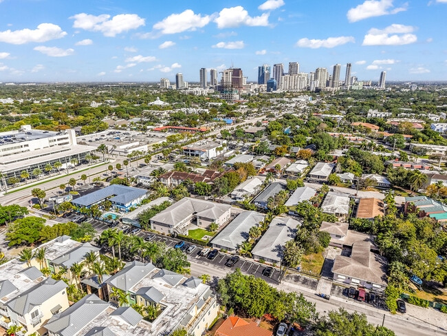 Building Photo - 711 SE 15th St