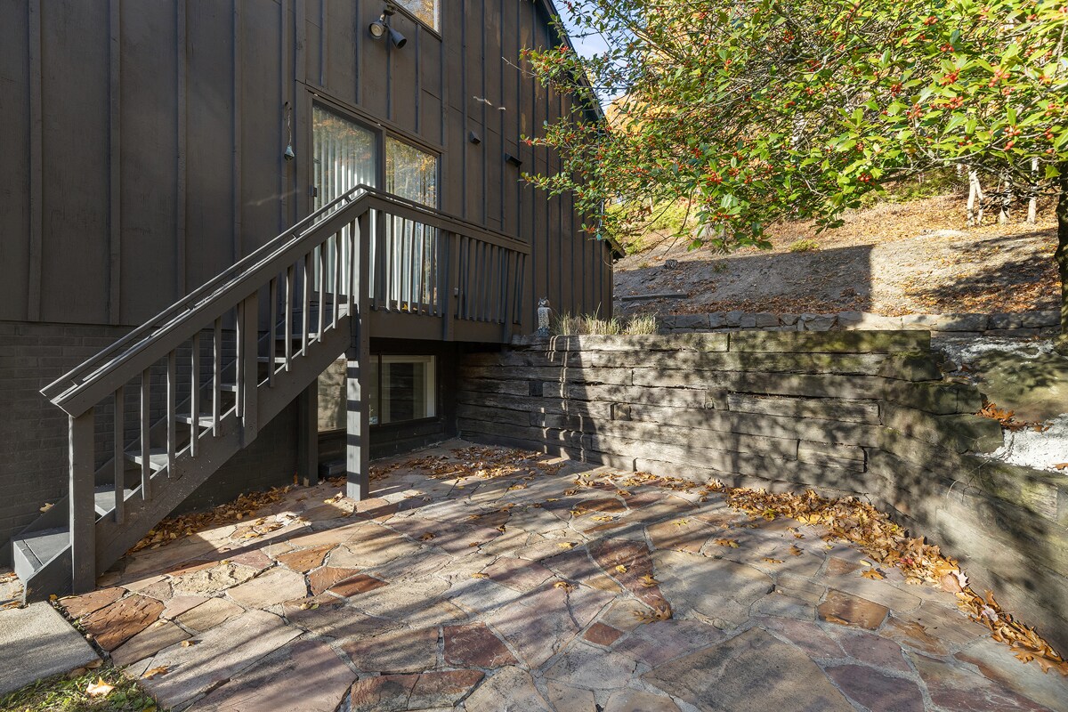 Building Photo - 1 Myrtle Hill Rd