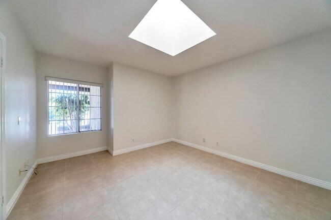 Building Photo - 3203 Montagne Way