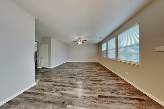 Building Photo - 20750 Pine Rain Ct