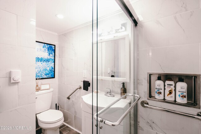 Building Photo - 13 Decatur Ave