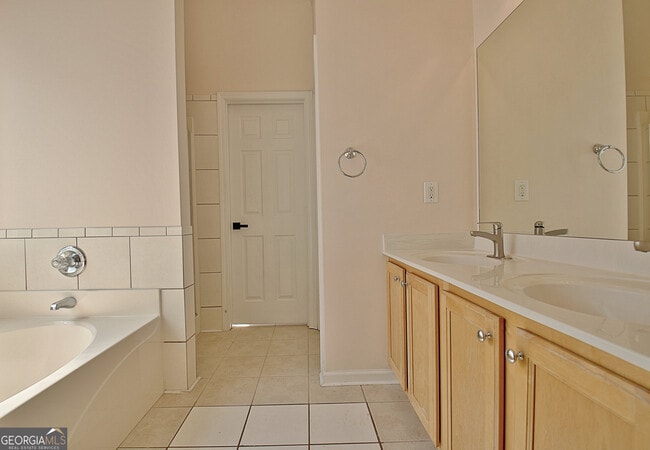 Building Photo - 110 Freeman Forest Dr