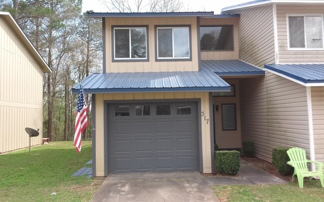 Primary Photo - Rolling Acres!! END UNIT...