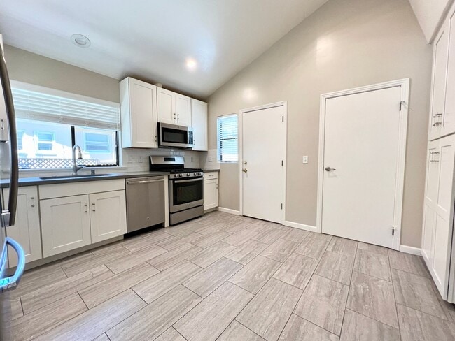 Building Photo - Stylishly Updated 2-Bed, 2-Bath Home - Private Garage