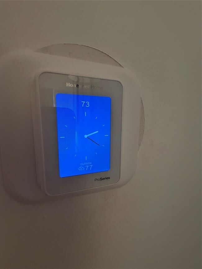 Building Photo - 318 Hyde Park Blvd