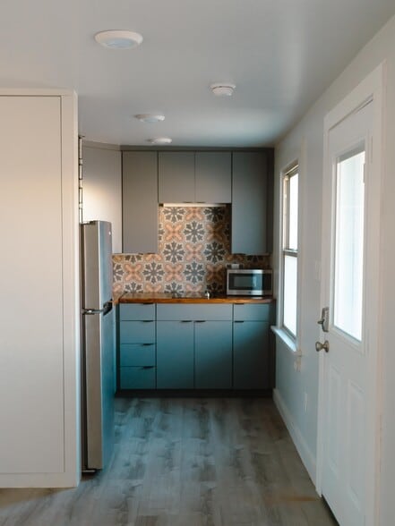 kitchen - 2500 S Van Buren St