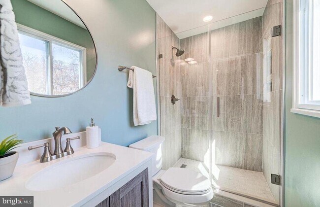 Building Photo - 4207 Woodland Dr