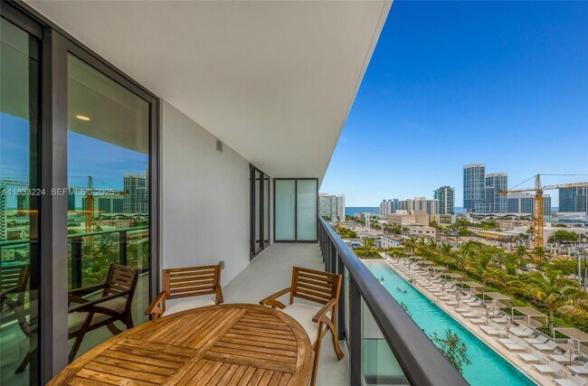 Building Photo - 580 72nd St