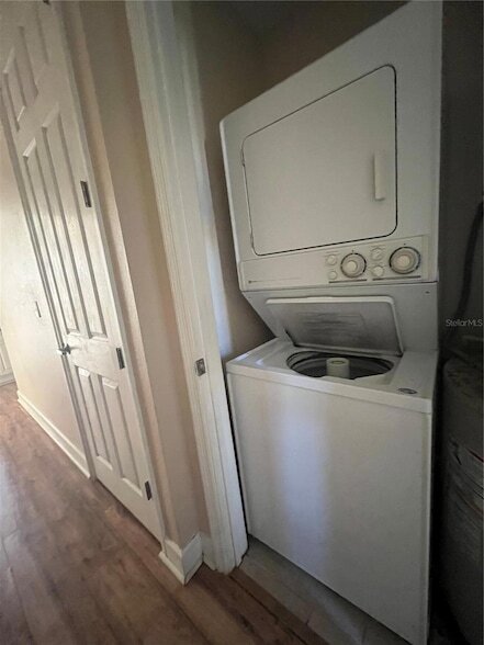 Building Photo - 2013 Grand Oak Dr