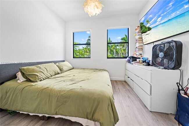 Building Photo - 25557 SW 109th Ave