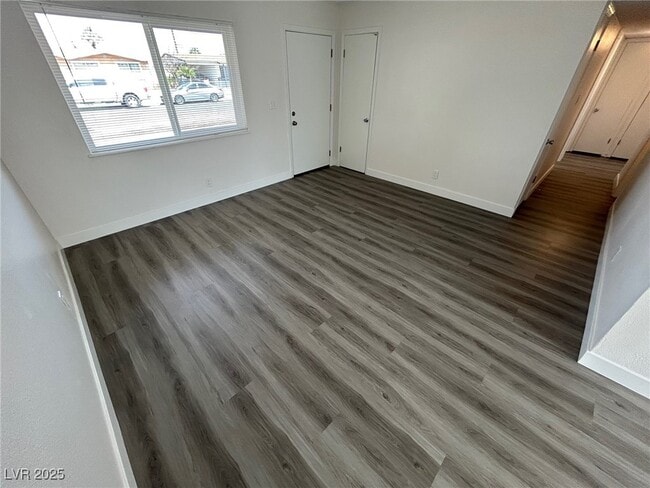 Building Photo - 820 Carpenter Dr
