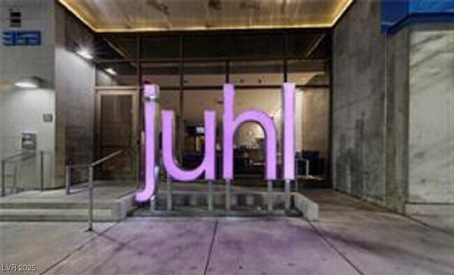 Building Photo - 353 E Bonneville Ave