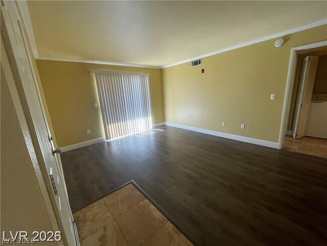 Building Photo - 1150 N Buffalo Dr