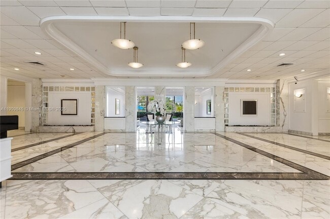 Building Photo - 5700 Collins Ave