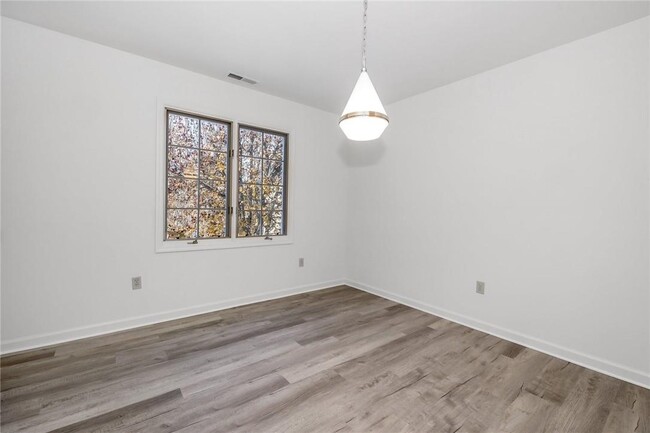 Building Photo - 2802 Morgan Dr