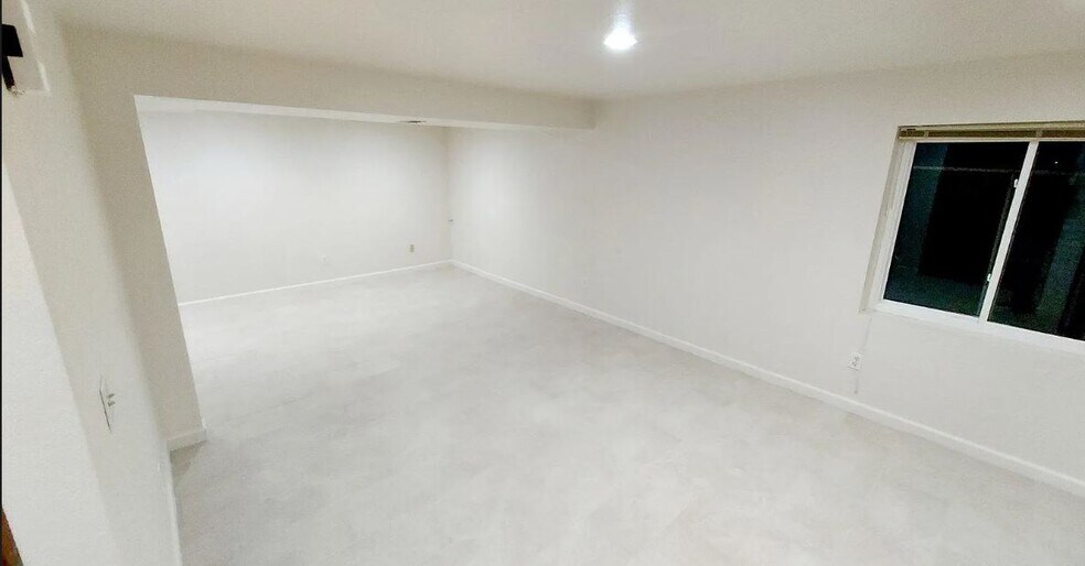 Building Photo - 5449 S Ceylon Way