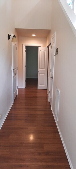 Building Photo - 1710 Sapphire Trl