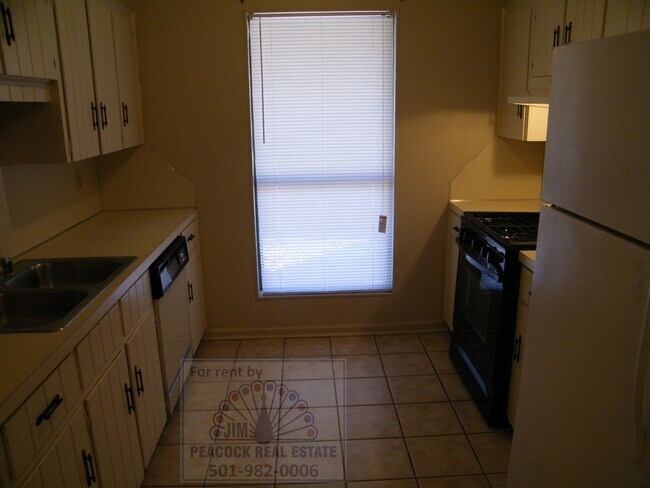 Building Photo - 406 Cherrie Ave