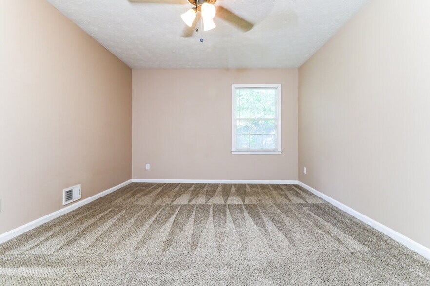 Building Photo - 2906 Elizabeth Ln