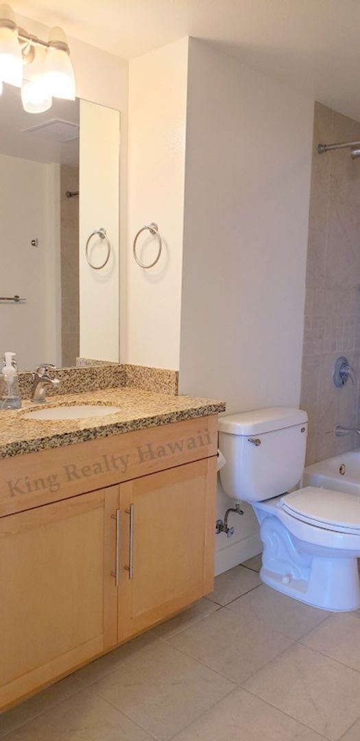 Building Photo - *Luxury Living at a reasonable price! 1 br...