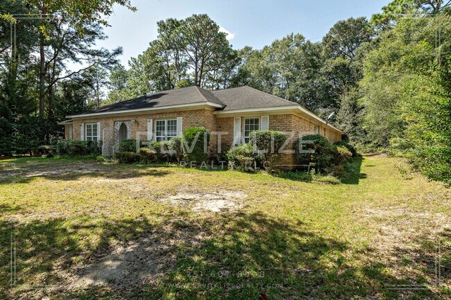 Building Photo - Beautifully Preserved 4 Bd / 3 Ba Vintage 70's Home
