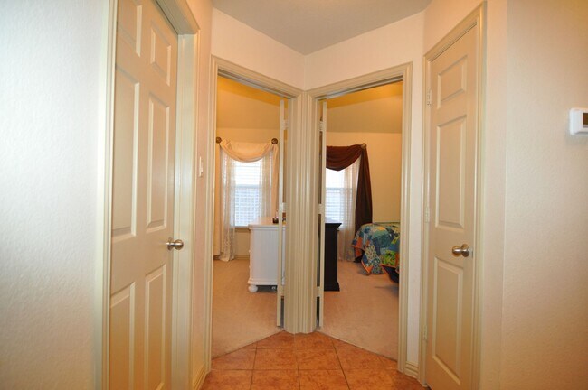 Building Photo - COMING SOON! Stunning 4-2-2 in Ft. Worth –...
