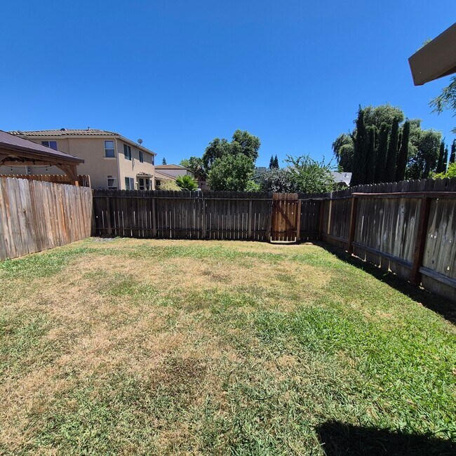 Building Photo - 3332 Jayanne Way