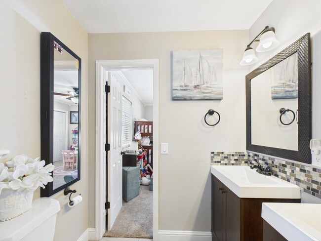 Building Photo - 38 Cape Dr NW