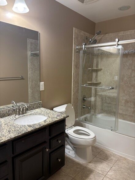 Building Photo - 1023 Anderson Pl SE