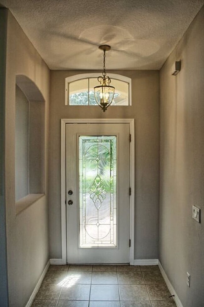 Building Photo - Spacious Home in Isles of Bellalago