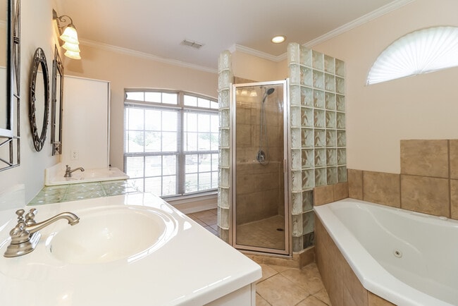 Building Photo - 107 Inverness Cove